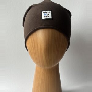 Brązowa czapka beanie z błękitnym chwostem MistaHipsta Brown Blue – widok z przodu na manekinie